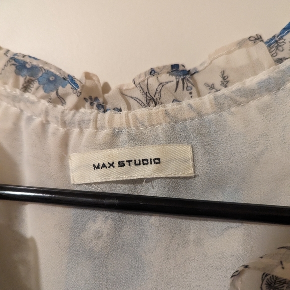 Max Studio ruffled collar blouse - Picture 2 of 3